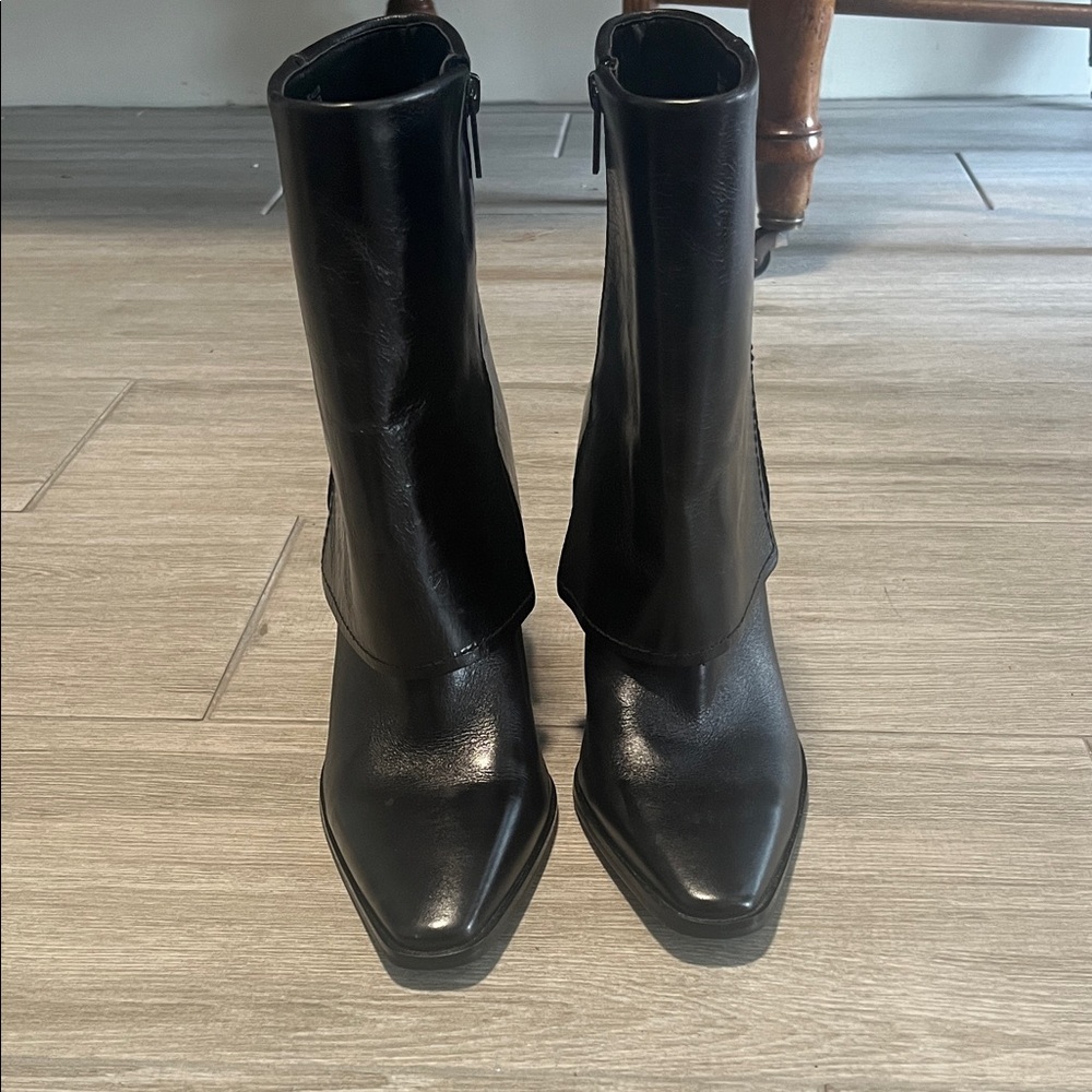 Vince Camuto women’s black boots